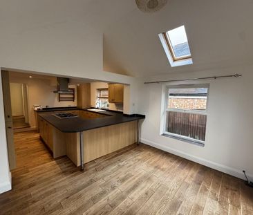 4 bedroom house to rent - Photo 3