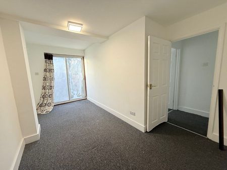 Two bedroom Ground Floor Flat close to seven king station-1850 - Photo 4