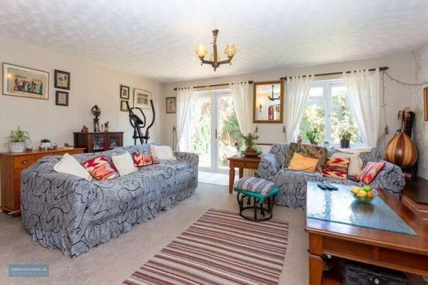 4 bedroom detached house to rent - Photo 1