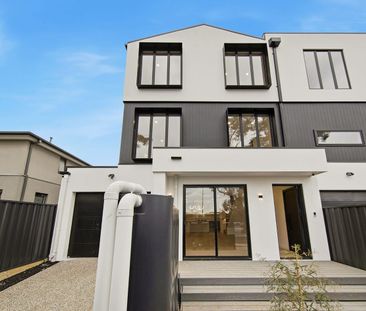 Spacious, Modern Living in a Convenient Moorabbin Location - Photo 5