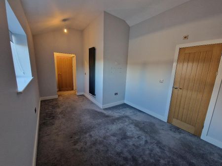 3 bedroom mews to rent - Photo 2