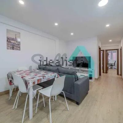 Alquiler de piso en Calle Arquitecto Tioda - Photo 1