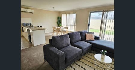 1 room to let in a house $260 p.w. (inc. bills) - Photo 2