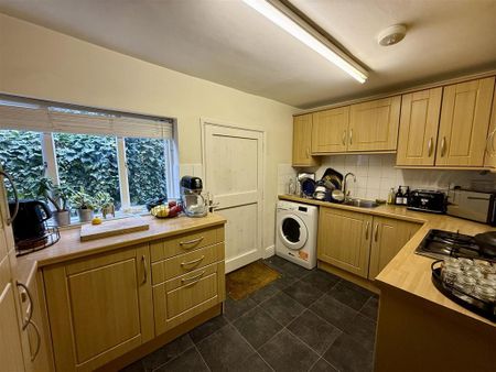 2 bedroom terraced house to rent - Photo 5