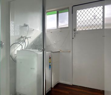 Extra-Large Furnished Room in Convenient Newtown Location - Photo 5