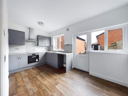 2 bedroom terraced house to rent - Photo 4