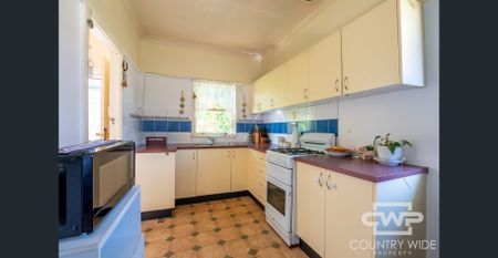 3 Bedroom Home close to Town - Photo 4