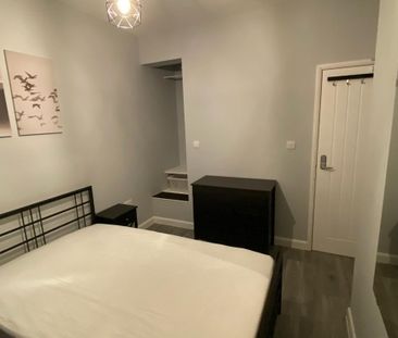 6 bedroom semi-detached house to rent - Photo 6