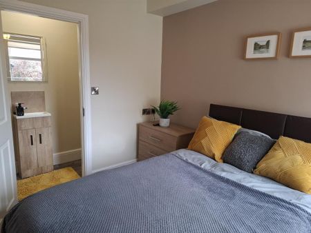 1 bedroom in a house share to rent - Photo 5