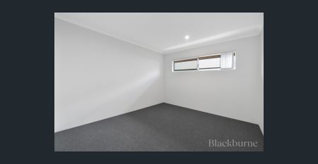 YOUR BEAUTIFUL FAMILY HOME AWAITS! - Photo 5