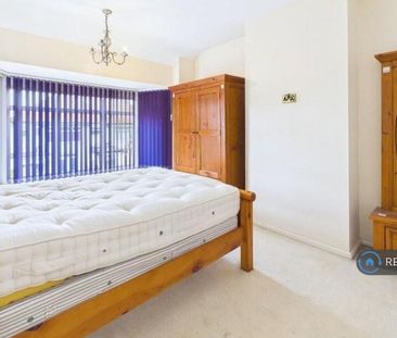 3 bedroom terraced house to rent - Photo 6