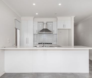 Sleek Style Meets Space: Contemporary Four-Bedroom Home in Highly S... - Photo 2