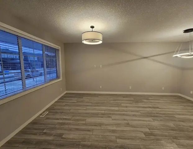 Spacious 3 bedroom duplex in Carringsby Ave NW | 67 - Carringsby Ave NW, Calgary - Photo 1