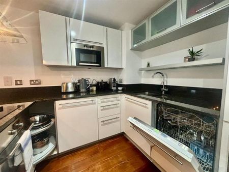 1 bedroom flat to rent - Photo 4