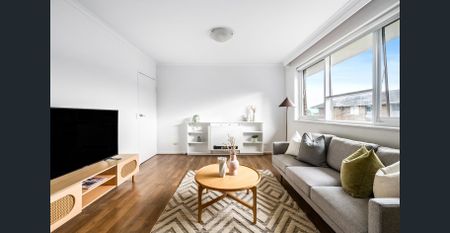 Light-Filled Apartment in a Prime Kew Location - Photo 4