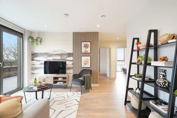 The Oakgate, KT22 7RZ, Surrey - Photo 1