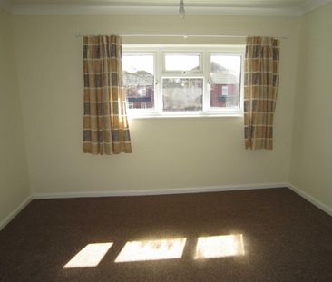 Clayburn End, Basildon - Photo 5