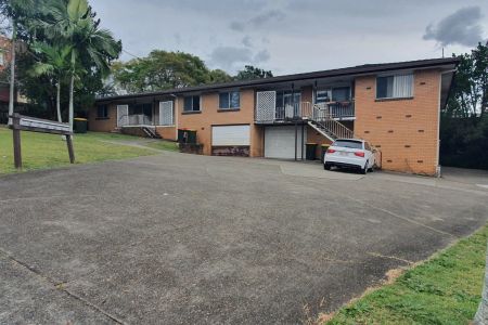 Neat & Tidy Unit in Prime Location - Photo 5