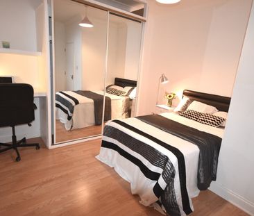 Room in a Shared House, Burgess Road, SO16 - Photo 4