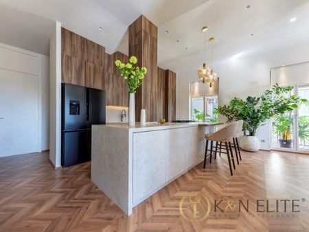 3 room luxury Apartment for rent in Barrio del Centro, Alicante, Valencia - Photo 3