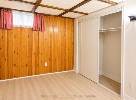12 Lockmere Terrace apartment — Toronto, ON (3-Bedroom) - 3 Bedroom - Photo 2