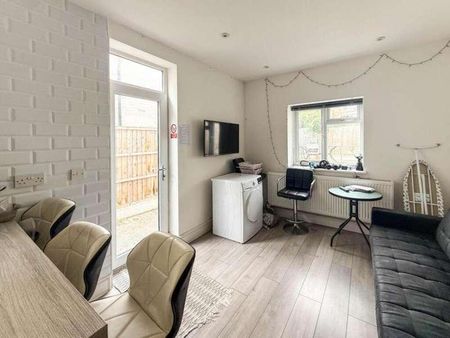 Gordon Road, Southend On Sea, SS1 - Photo 3