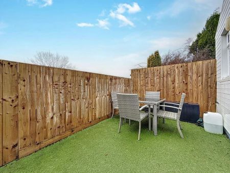 3 bedroom terraced house to rent - Photo 4