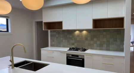 Beautifully designed Lake Hawea Rental - Photo 2