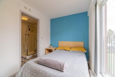 1 bedroom in a house share to rent - Photo 3