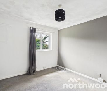 3 bedroom end of terrace house to rent - Photo 2