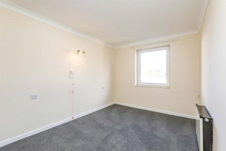 1 bedroom retirement property to rent - Photo 4