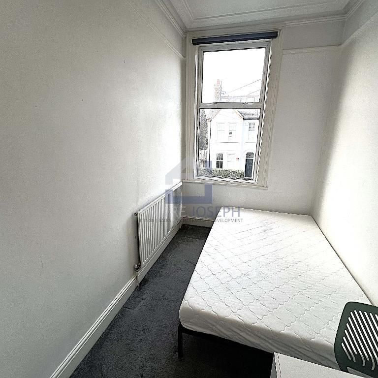 3 Bedroom Maisonette To Rent - Photo 1