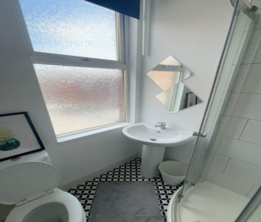 Station Terrace (room 5), Bramley , Leeds - Photo 5