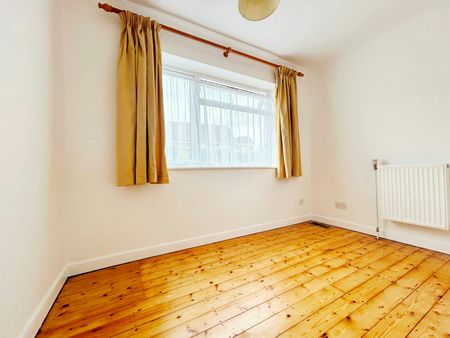 Bungalow to rent on - Photo 3