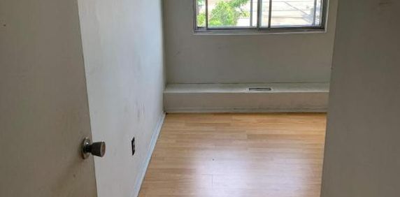 2 CH - 1 SDB - Côte Saint-Luc - $1,695 /mo - Photo 2