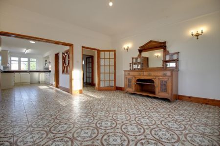 5 bedroom detached house to rent - Photo 4