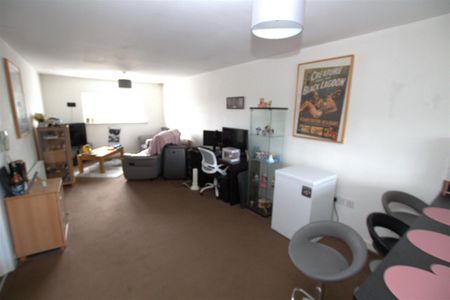 2 bedrooms Apartment for Sale - Photo 5