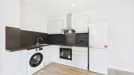 Zinc House, Camberley, Surrey, GU15 - Photo 5