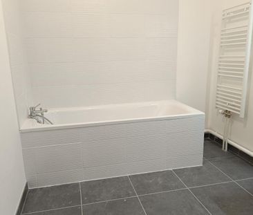 Location Appartement 3 pièces TOURCOING 59200 - Photo 3