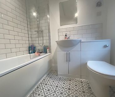 2 bedroom terraced house to rent - Photo 5