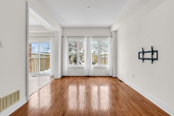 For Lease - 320 Ravineview Drive Unit# 9, Vaughan, Ontario - Photo 1