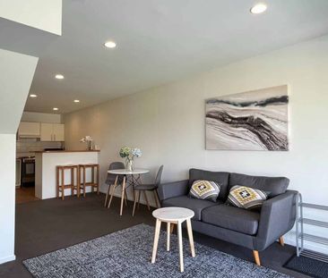 Clean and Tidy Two-Bedroom Apartment with Stunning Views - Photo 1