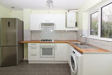 2 bedroom end of terrace house to rent - Photo 5