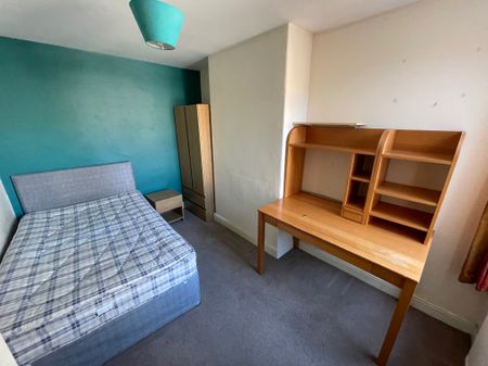 5 bedroom house to rent Landcross Road, Fallowfield, M14 - Photo 4