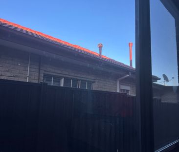 Bentleigh East - Photo 2