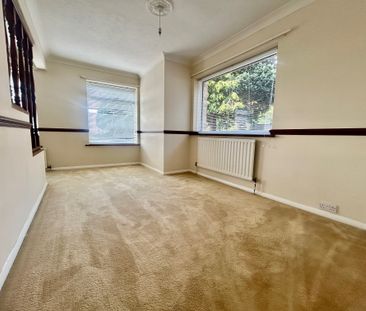 2 bedroom bungalow to rent Cradock Place, Worthing, BN13 - Photo 2