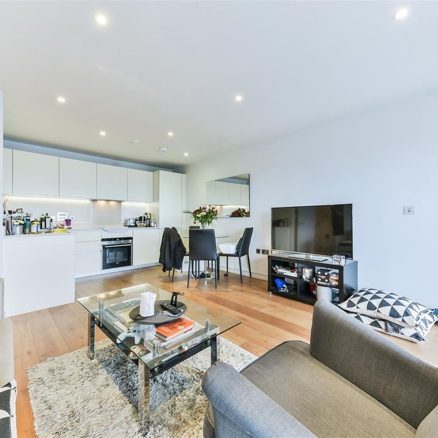 1 Bed Flat, Lambarde Square, SE10 - Photo 1