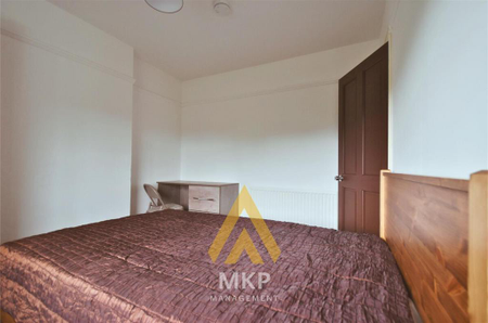 4 bedroom terraced house to rent - Photo 3