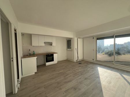 Location Appartement 1 pièce 31m² - Photo 3