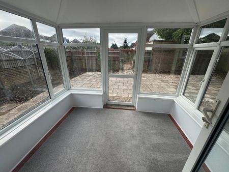 2 bedroom apartment to rent - Photo 3